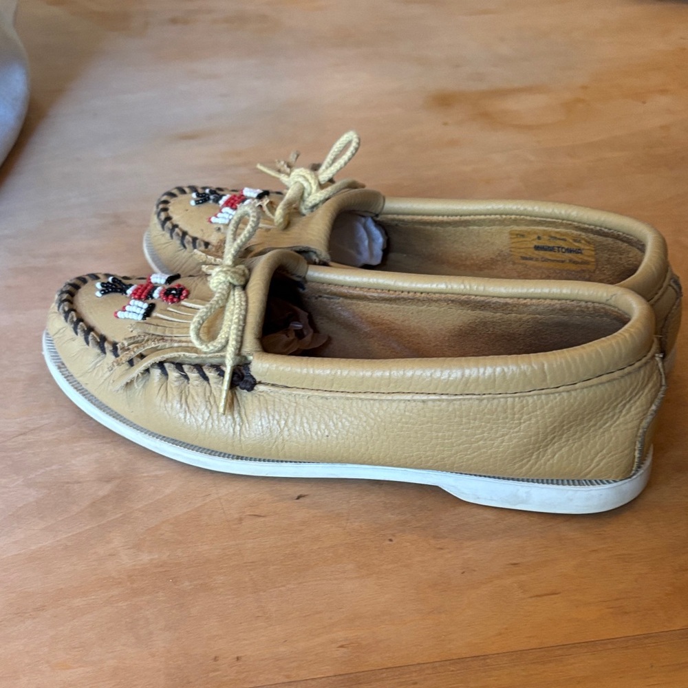 Minnetonka Thunderbird Moccasins with Beaded Bird Design - Picture 4 of 7